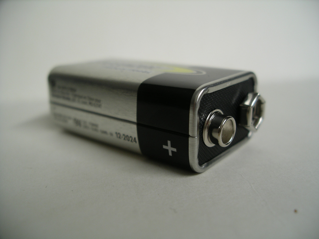 Батарейка Energizer Industrial "крона" типа 6LR61 , 9V - фото 3 - id-p591936464