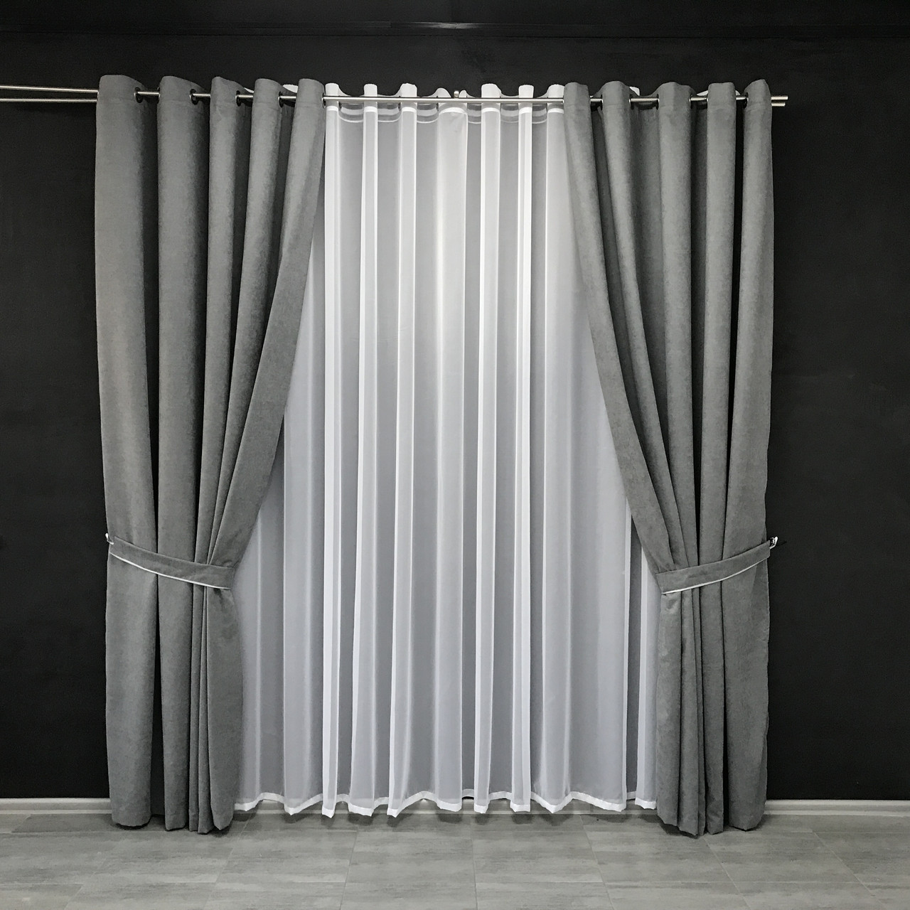 Готові штори на люверсах з мікровелюру, сучасні однотонні портьєри у вітальню Сірі, фото 1