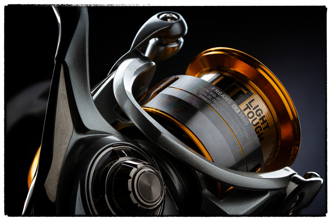 Котушка спінінгова Daiwa 21 FREAMS LT2500