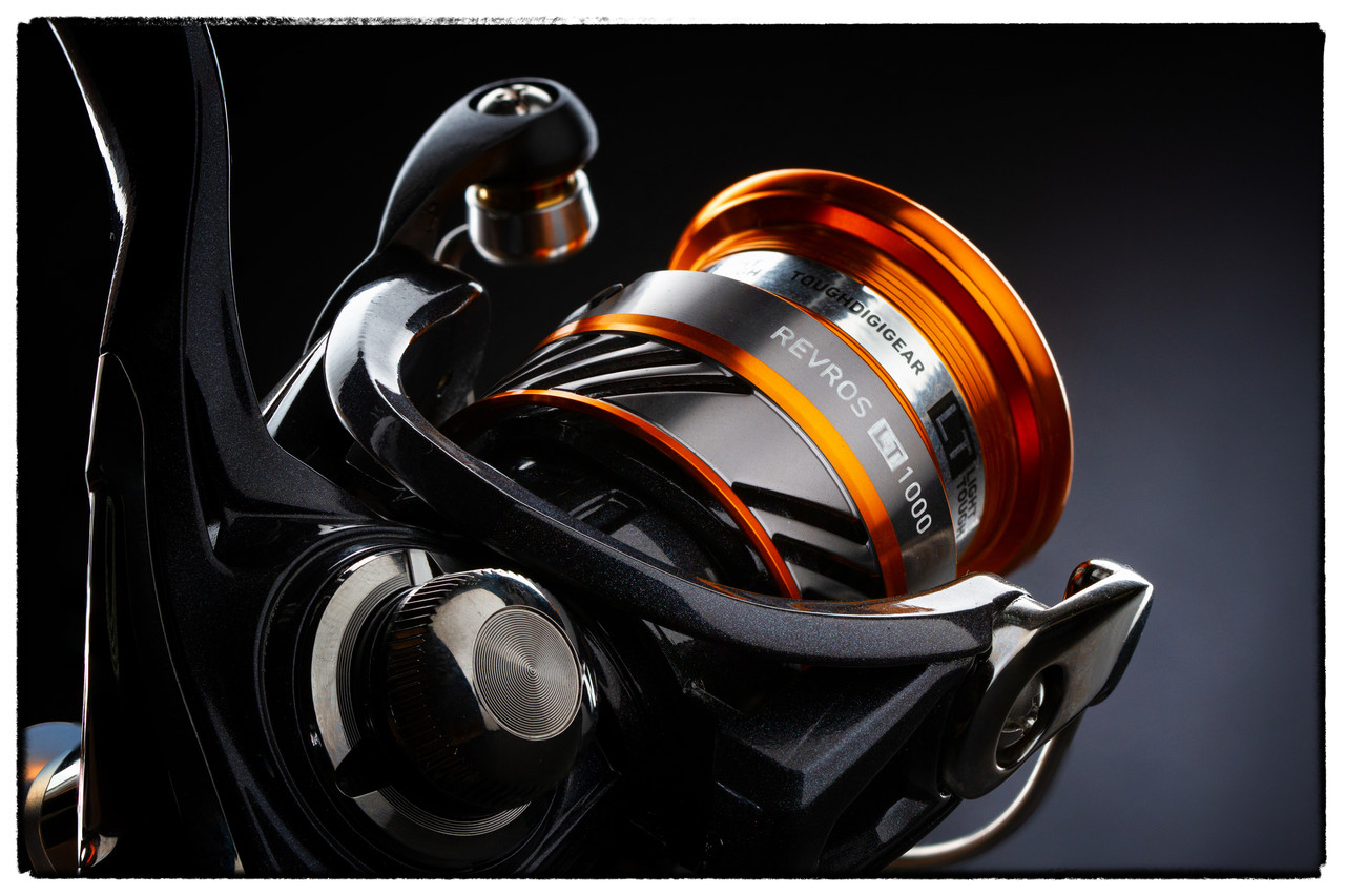 Котушка спінінгова Daiwa 19 Revros LT 3000-C