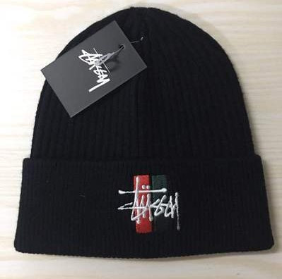 Шапка Stussy чорна з червоним