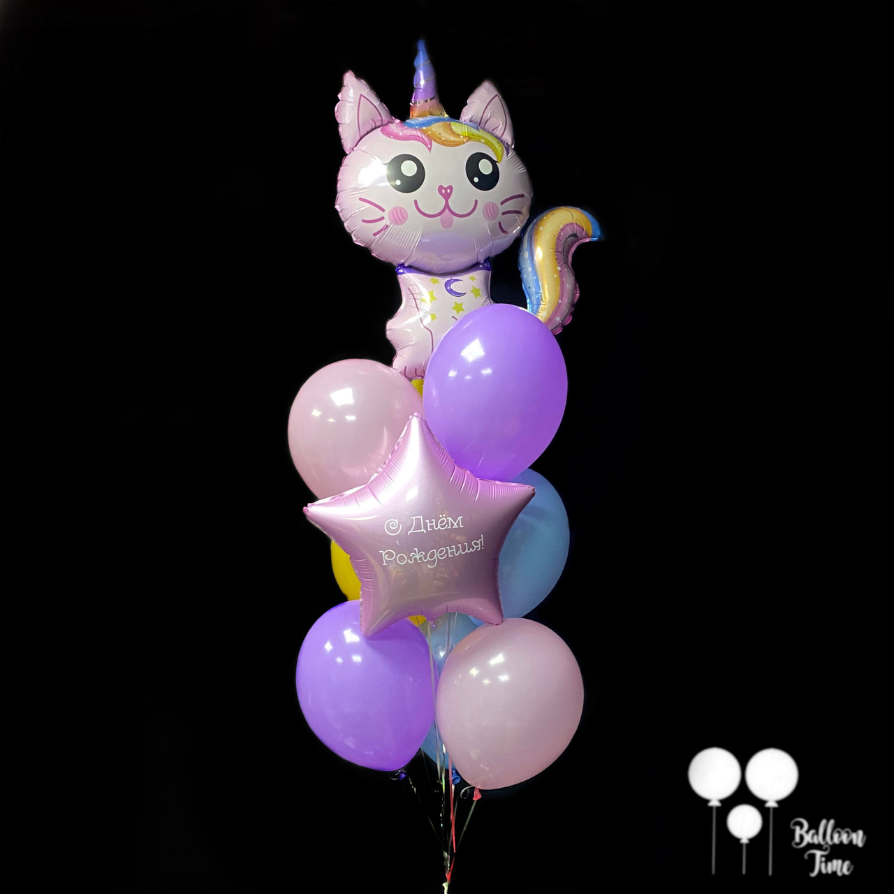 Зв'язка куль з котом для дівчинки