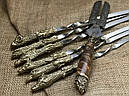 Подарункові шампури з бронзовими ручками "Хожевий трофей" з виделкою для зняття м'яса, у шкіряному колесі, фото 3