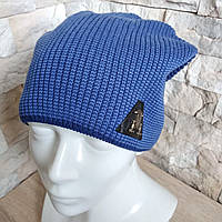 Стильная мужская зимняя шапка на флисе с нашивкой 52-56рр светло-синяя
