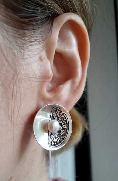 Срібні сережки круглої форми з перлинкою від Хартов, фото 1