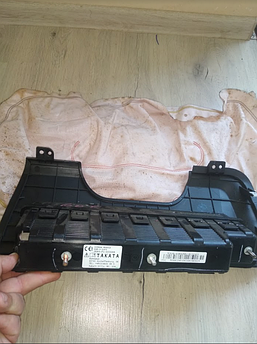 Подушка для колін (airbag) під відновлення Ford Mustang 2015-2017