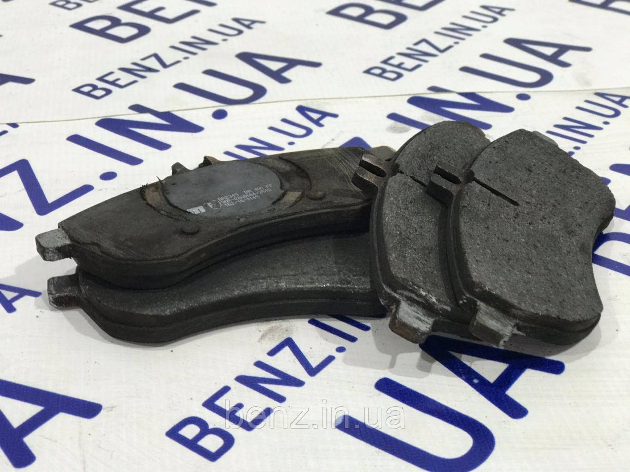 Гальмівні колодки передні Mercedes W212, S212 A0074201620