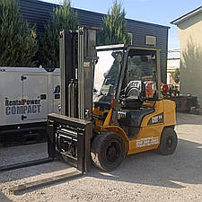 Газовий японський навантажувач 3 тонни Caterpillar GP30NT б/у, фото 2