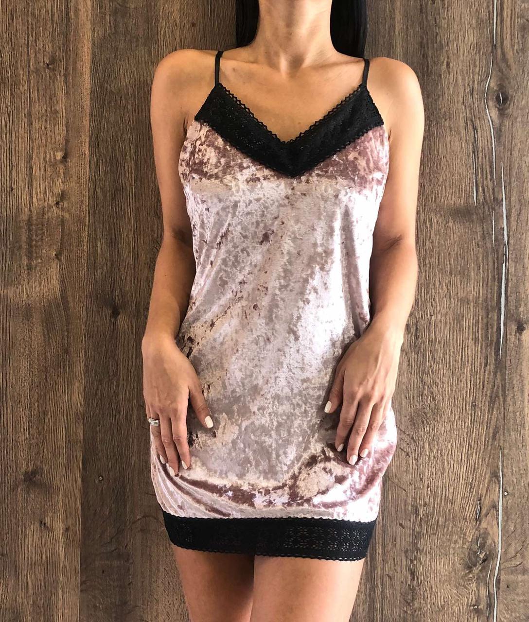 Красива сорочка велюр із мереживом, плаття для дому та сну.