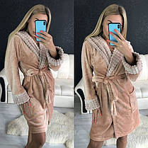 Стильний жіночий довгий махровий халат із капюшоном нюдового кольору, фото 3