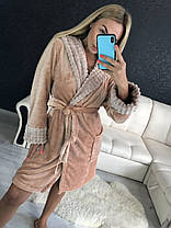 Стильний жіночий довгий махровий халат із капюшоном нюдового кольору, фото 2