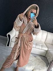 Жіночий теплий бежевий домашній халат із капюшоном довгий