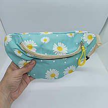 Маленька поясна сумка бананка з ромашками Бірюзова, фото 2