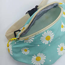 Маленька поясна сумка бананка з ромашками Бірюзова, фото 4