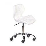 Поворотне крісло Стар-819 біле на хромо коліщатках, фото 2