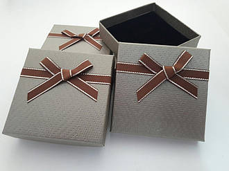 Коробочка подарункова картонна "Плетенка" Коричневий 9х9х2,5см