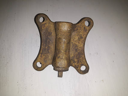 Кран запора воздуха подкачки колес ЗИЛ 131. 131 4224110