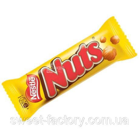 Батончик Nestle Nuts 30 g