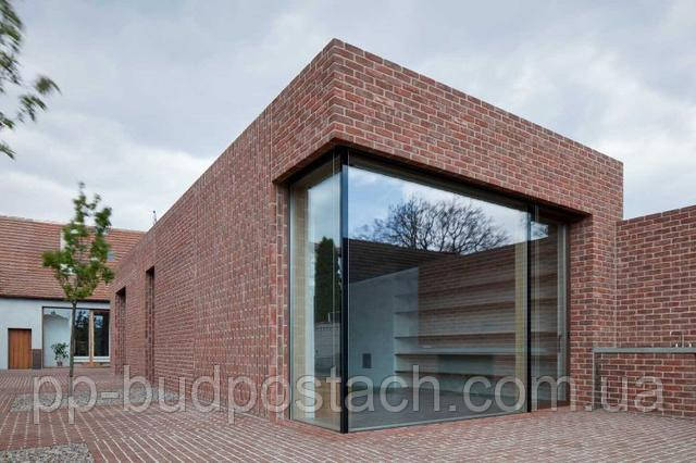 Цегляні будинки