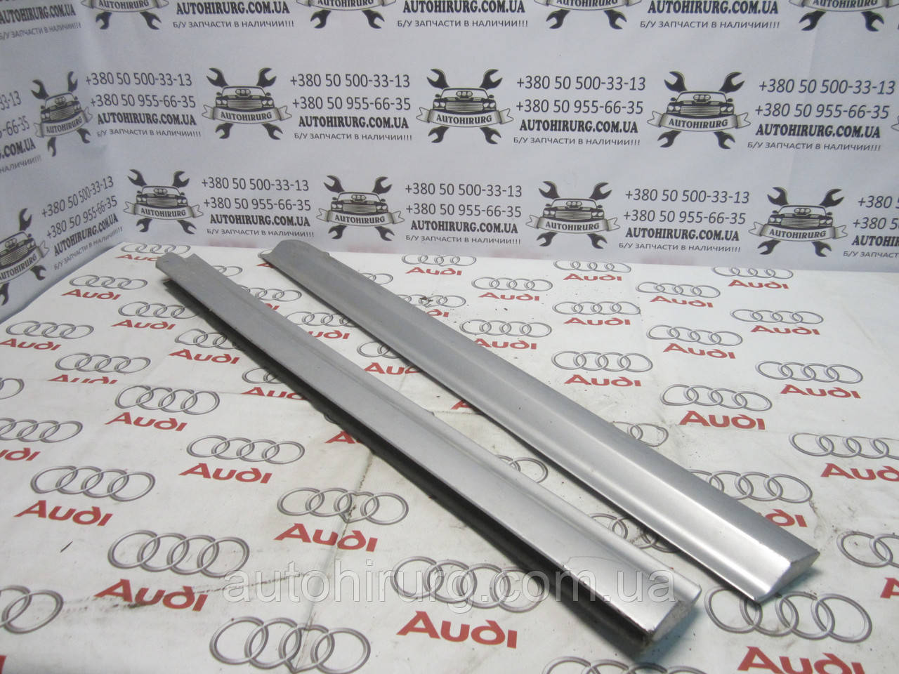 Накладка (молодінг) передніх дверей Audi A8 D3