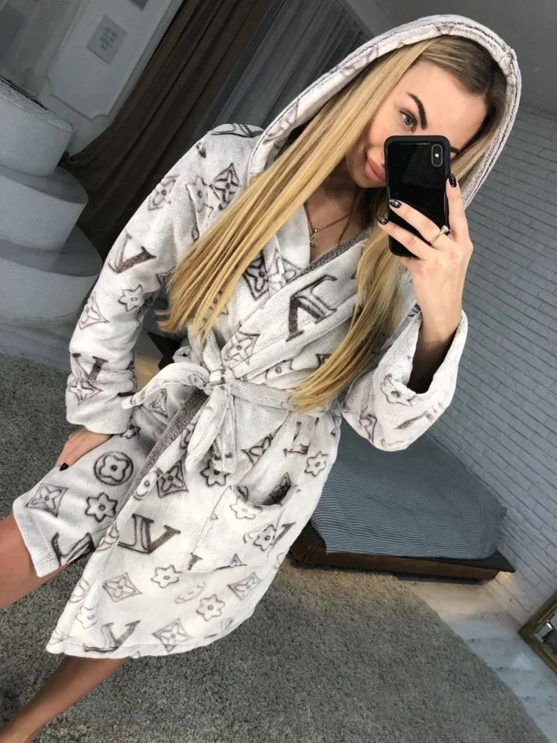 Жіночий теплий плюшевий халат із капюшоном LV