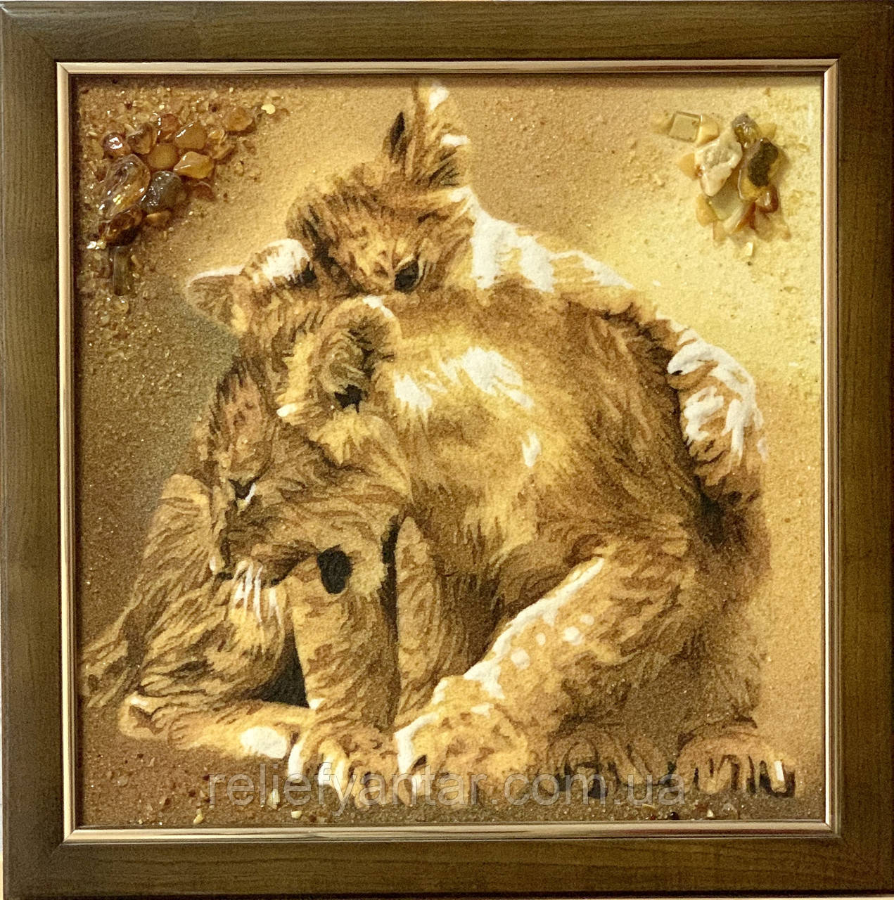 Картина з бурштину " Маленькі леви" 40x40 см