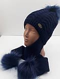 Шапка синього кольору з помпоном і шарфом, фото 3