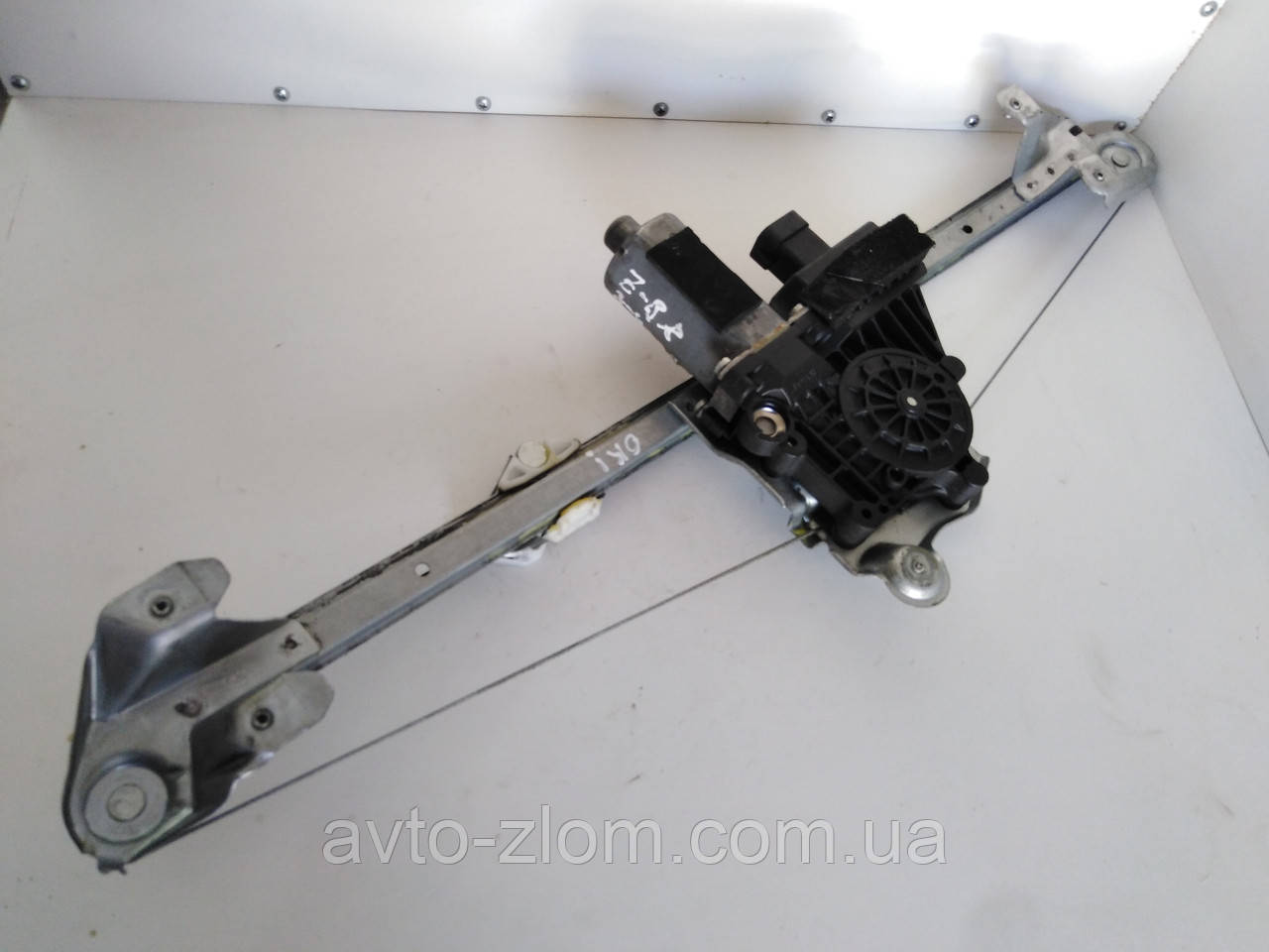 Склопідйомник задній правий Opel Zafira B, Опель Зафіра Б. 13132232., фото 1