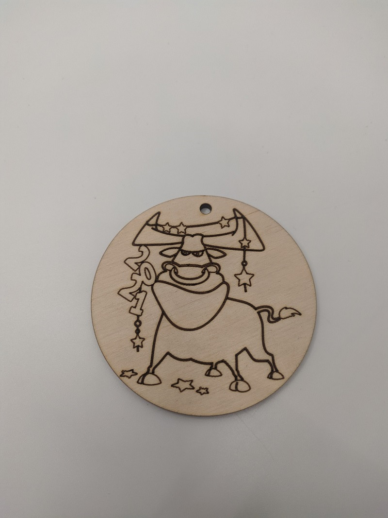 Іграшка на ялинку з символом року. Новорічні ялинкові іграшки з фанери.