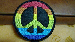 Вишиті багатобарвні термонашивки/шеврони/патчі з клейкою основою ГЕРМІЯ PEACE / HIPPY (6 см)