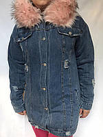 Стильная утепленная молодежная джинсовая курточка с меховым воротником