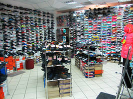 Наш взуттєвий магазин, більше 1500 різновидів взуття. Завжди Вам раді!