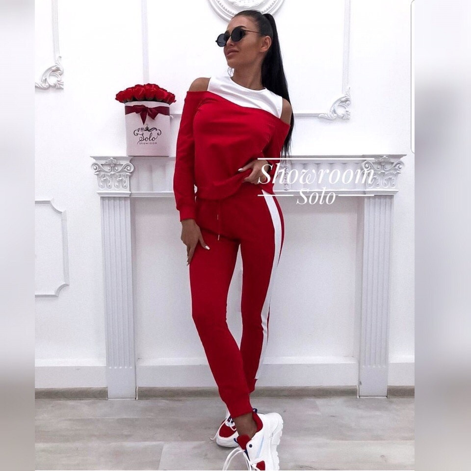 Стильний жіночий костюм на осінь з вирізами на плечах, фото 1