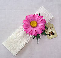 Пов'язка біла ажурна на голову для дівчаток з квітами з фоамірана ручної роботи "Ромашка Рожева"