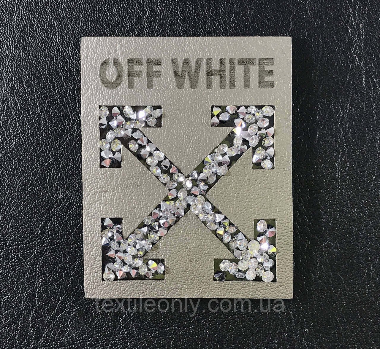 Нашивка Офф вайт/Off White з камінням 40х50 мм