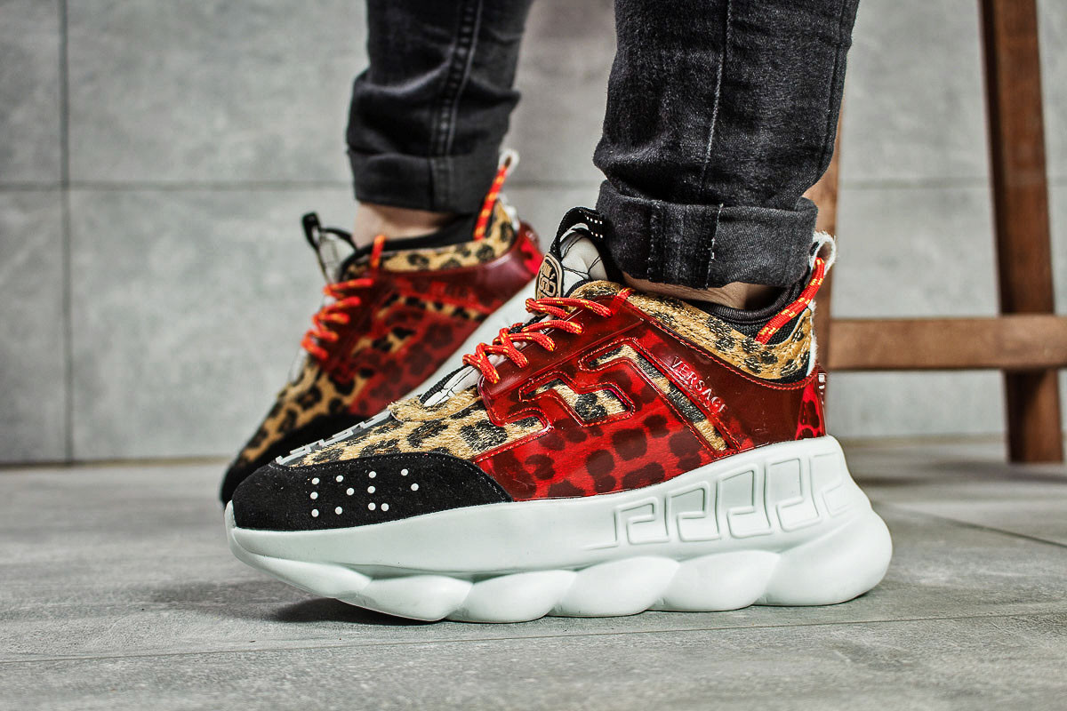 Ua versace chain clearance reaction