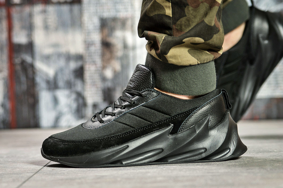 Кросівки чоловічі 15581, Adidas Sharks, чорні, < 43 44> р. 43-27,7см.