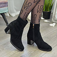 Ботинки женские на невысоком каблуке, натуральная замша черного цвета