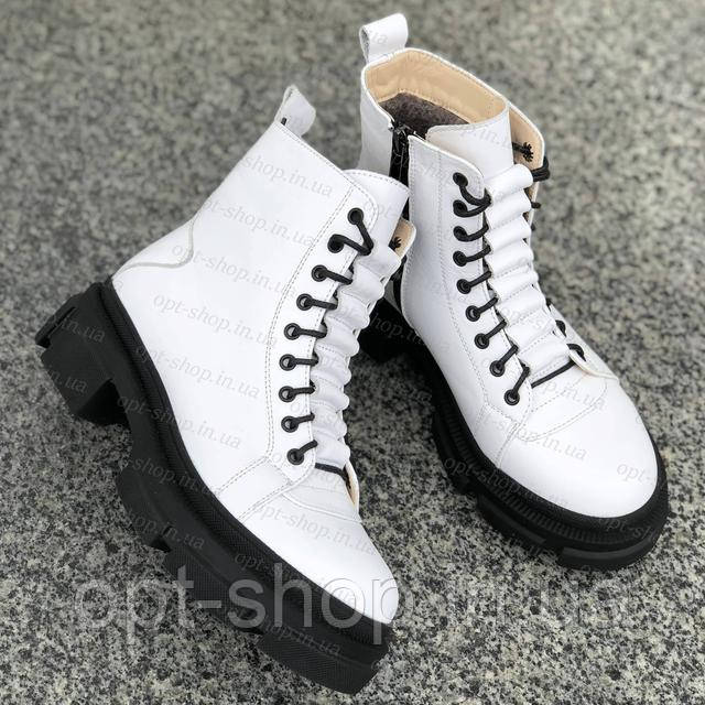 Черевики чоботи жіночі зимові шкіряні білі на хутрі на низькому ходу жіночі берци