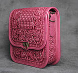 Шкіряна сумка ручної роботи з тисненим орнаментом "Фундук", велика рожева шкіряна сумка через плече, фото 6