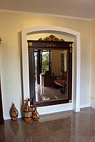 Зеркало в классической деревянной раме с резьбой 6