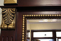 Фацет на зеркальном полотне выгодно подчёркивает красоту изделия, добавляет богатства..