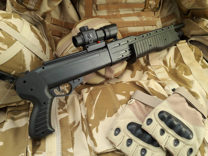 Игрушечный дробовик SPAS-12 на пластиковых шариках с лазерным прицелом ...
