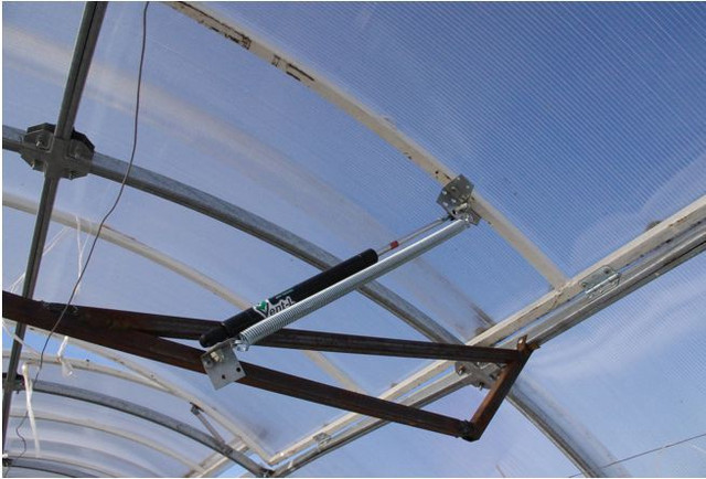 термомотор для провітрювання теплиці