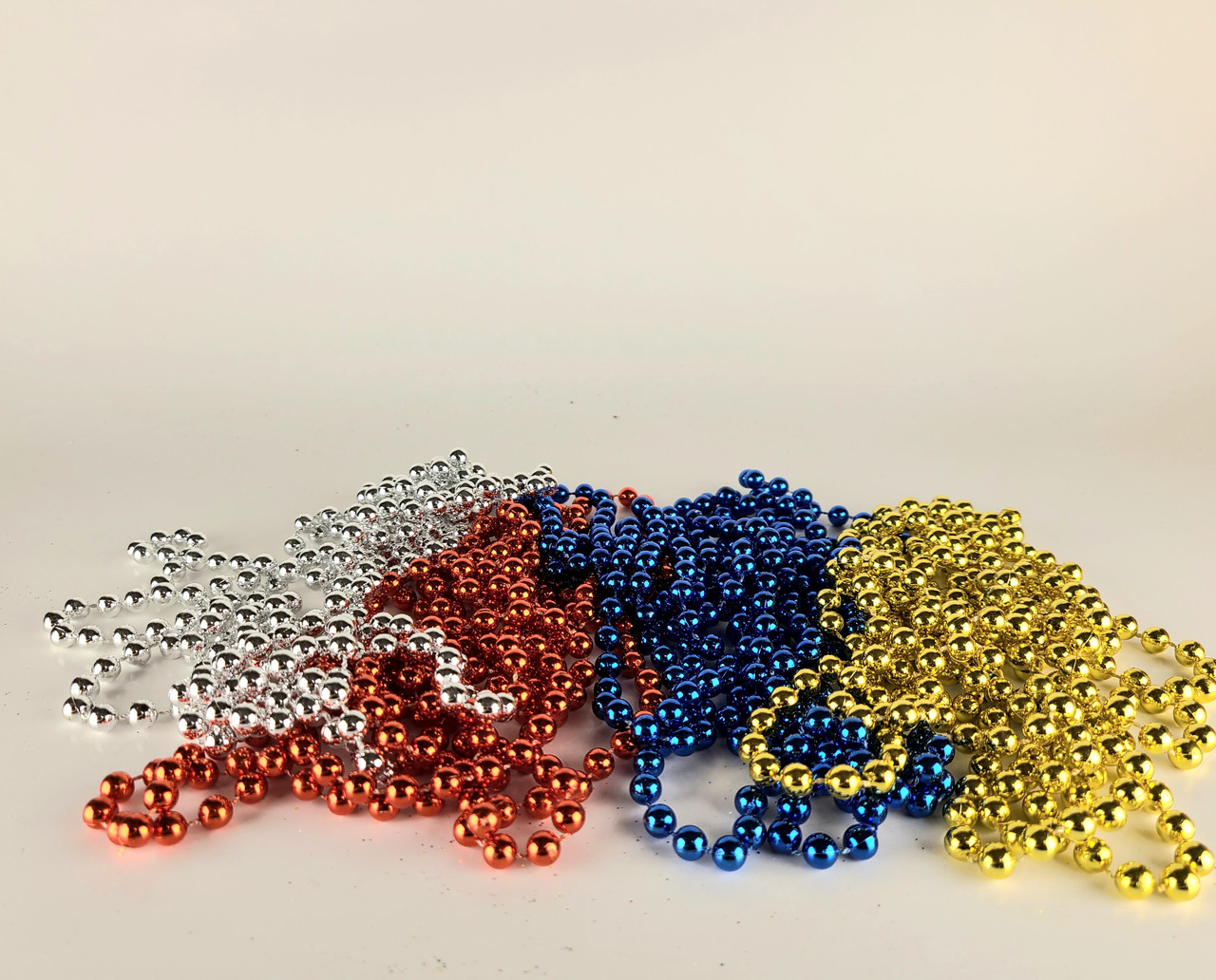 Намисто на нитці діаметр намистини 3 мм довжина бус 2.7метра з20