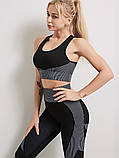 Спортивний жіночий костюм для фітнесу 3 предмети. Фітнес-костюм-трійка — лосини, топ, рашгард, M (чорний), фото 6