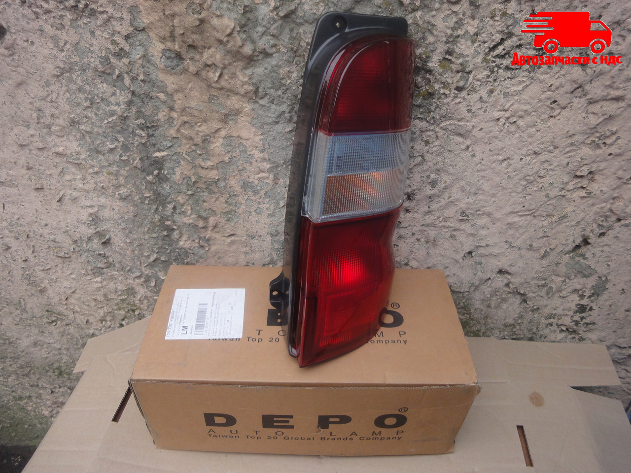 Ліхтар задній правий TOYOTA HIACE, фото 1