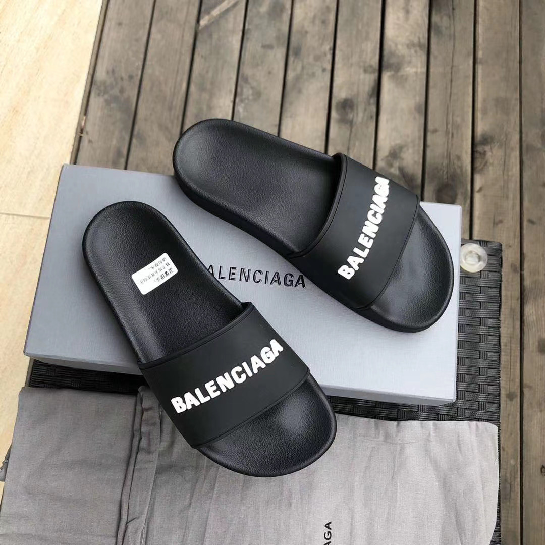 Жіночі шльопанці Balenciaga