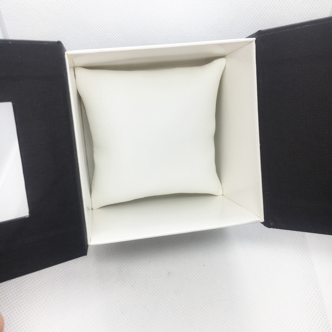Чёрно-белая подарочная коробка для часов большая, футляр, шкатулка ( код: IBW525BO ) - фото 7 - id-p1285018202
