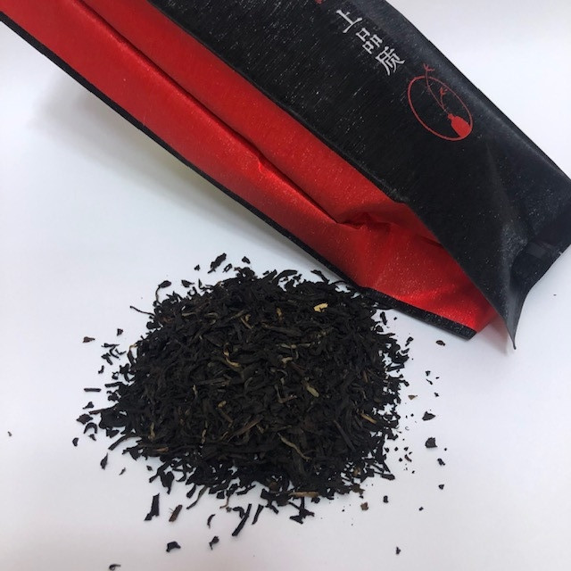 Красный (черный) чай со вкусом земляники 200 грамм - фото 1 - id-p1285091365